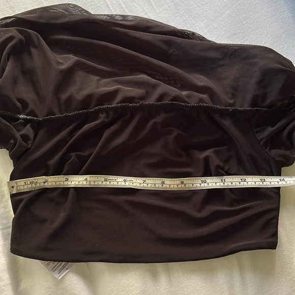 Club L London | ruched bandeau top, off shoulder | black - Picture 10 of 10